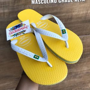 Havaianas de borracha masculinas disponíveis para venda em atacado.