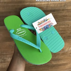 Chinelo Havaianas Brasil masculino em borracha, perfeito para o homem moderno.