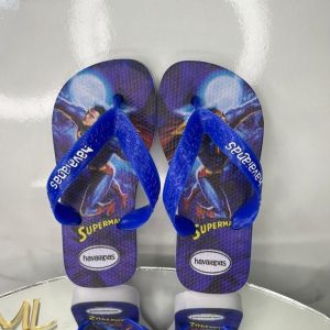 Havaianas infantis estampadas com técnica de transfer digital disponíveis para atacado.