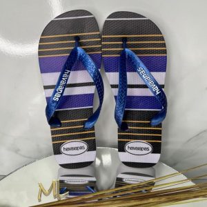 Lote de Havaianas masculinas estampadas via transferência digital para venda em atacado.