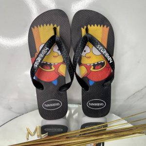 Lote de Havaianas masculinas estampadas via transferência digital para venda em atacado.