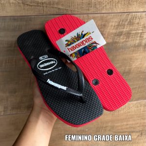 Chinelo de dedo Havaianas feminino com sola quadrada em borracha de alta durabilidade.