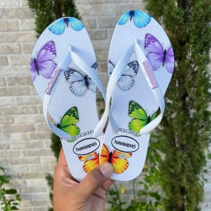 Havaianas femininas estampadas com transfer digital de alta qualidade.