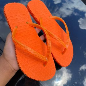 Chinelo de Dedos Maldivas Santa Lolla - Elegância e Conforto para Revenda